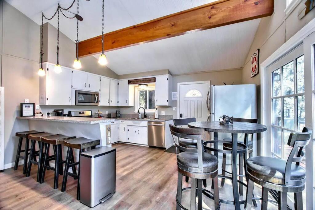 Chalet Monterey W/Hot Tub - Big Decks/Bbq Villa Big Bear Lake Exterior foto